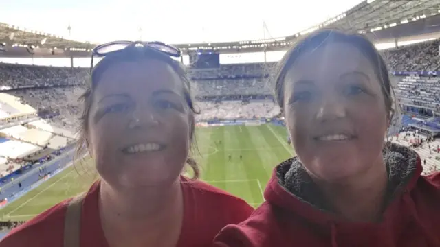 سوزان وشقيقتها