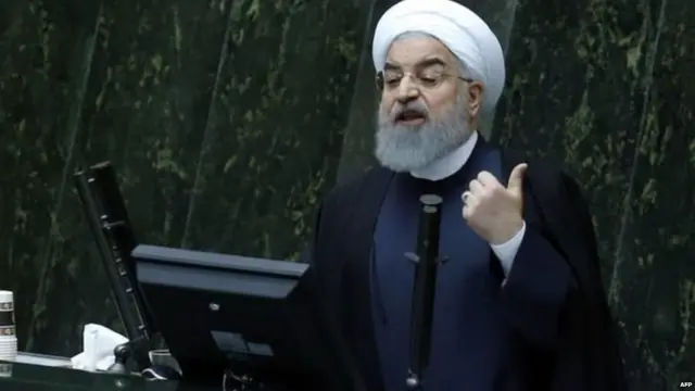 ईरान के ख़राब आर्थिक दशा के लिए कई लोग राष्ट्रपति हसन रूहानी को ज़िम्मेदार मानते हैं.