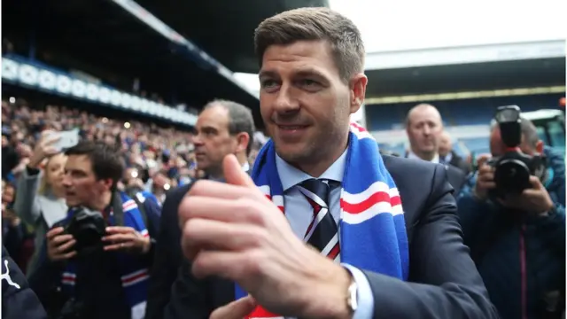 Gerrard s'est engagé pour quatre ans avec les Rangers.