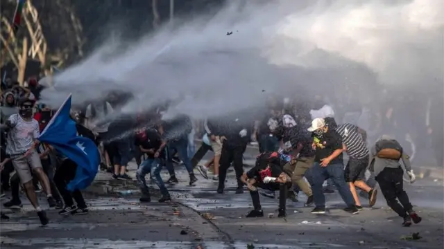 Enfrentamientos en Santiago