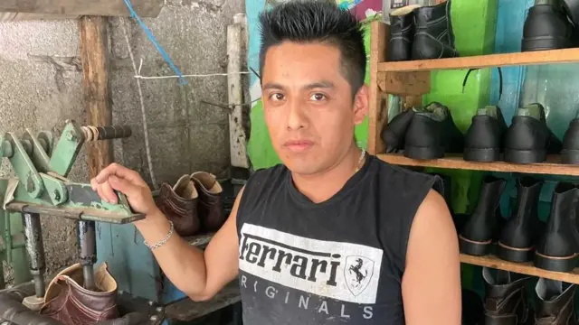 જૂતા બનાવનાર અને મિસેલ, જૈર અને યોવાનીના પિતરાઇ ભાઇ ટોમસ વેલેન્સિયાએ પણ આ જ સફર કરવાનું વિચાર્યું, પરંતુ તેણે પોતાનો વિચાર બદલી નાખ્યો