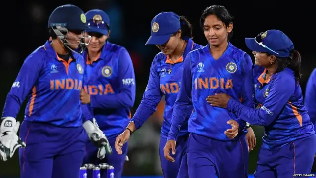 ਮਹਿਲਾ ਕ੍ਰਿਕਟ ਖਿਡਾਰਣਾਂ