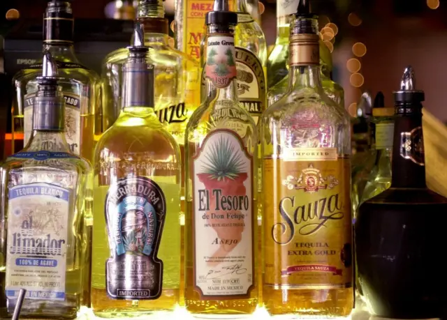 દારૂની બોટલની તસવીર