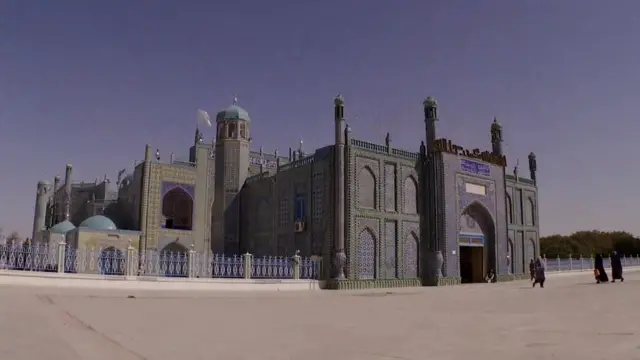 Мозори Шарифдаги Ҳазрати Али мақбарасини зиёрат қилувчилар сони камайган.