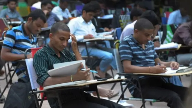 పరీక్షలు, నిరుద్యోగం