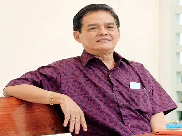 สุขุม นวลสกุล