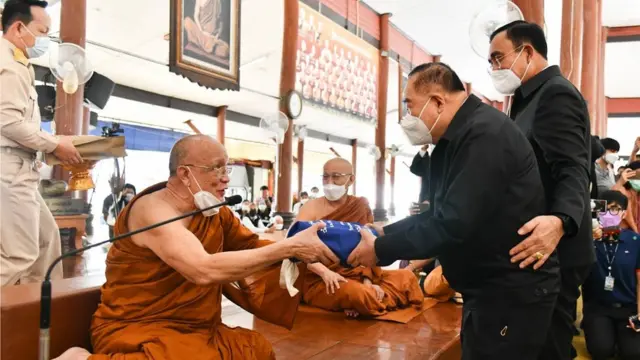 พล.อ. ประยุทธ์ และ พล.อ.ประวิตร