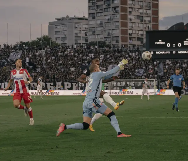 Milan Borjan, golman Crvene zvezde, u prvih pola sata nije imao previše posla