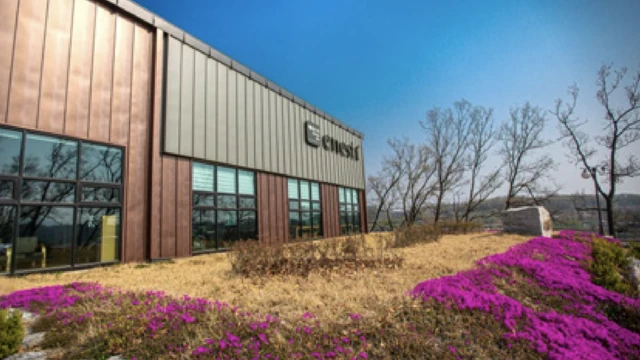 충북 충주에 있는 에네스티는 지난 10년간 주4일 근무제를 운영해왔다