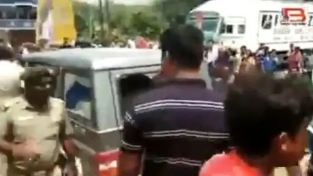 सोशल मीडिया ग्रॅब