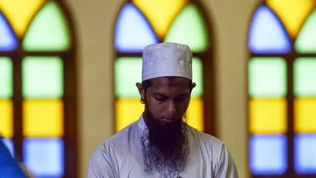 இலங்கை இஸ்லாமியர்கள்:சூஃபியிஸவாதிகள் அடிப்படைவாதிகளாக மாறியது எப்படி?