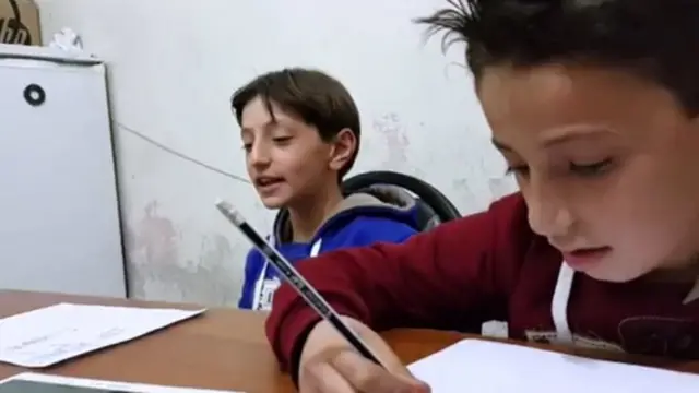 Porno pirsing toplari Yosh ayollar seriali aktrisasining porno videosi