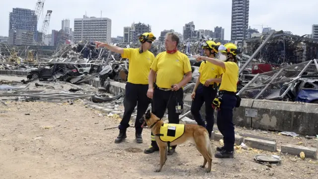 Спасатели в Бейруте