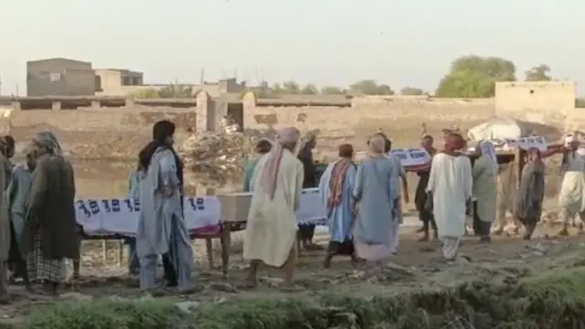 مسافر کوچ میں آتشزدگی