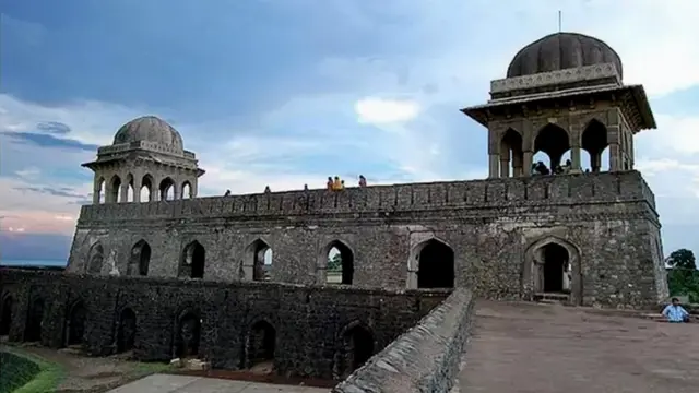 રૂપમતીને સંગીતકાર તથા કવયિત્રી તરીકે યાદ કરવામાં આવે છે. ભીમ કલ્યાણ રાગિણીનું સર્જન તેમણે કર્યું હતું