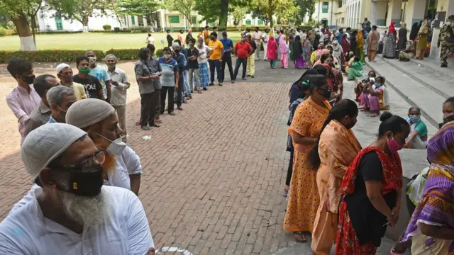 পশ্চিমবঙ্গে এবার ধর্ম গুরুত্বপূর্ণ ইস্যু হিসেবে দেখা হচ্ছে