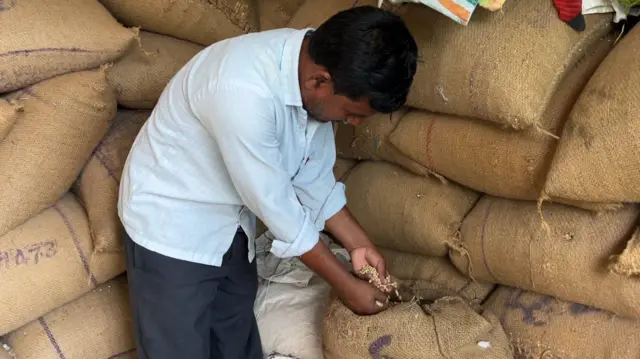 शेतकरी बापुसाहेब पिंपळे