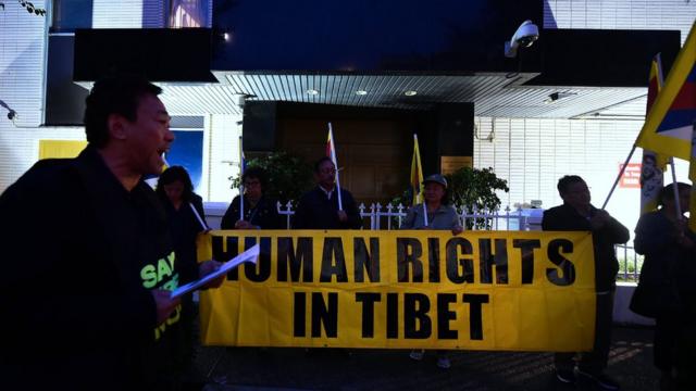 外界多年来都关注西藏的人权问题。