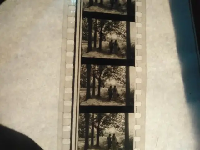 Adegan pembuka dalam film 'Dokter Samsi' yang disutradarai Ratna Asmara.