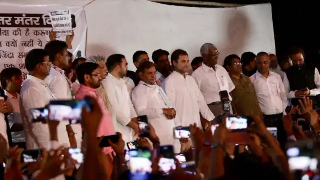 जंतर-मंतर से विपक्ष की हुंकार