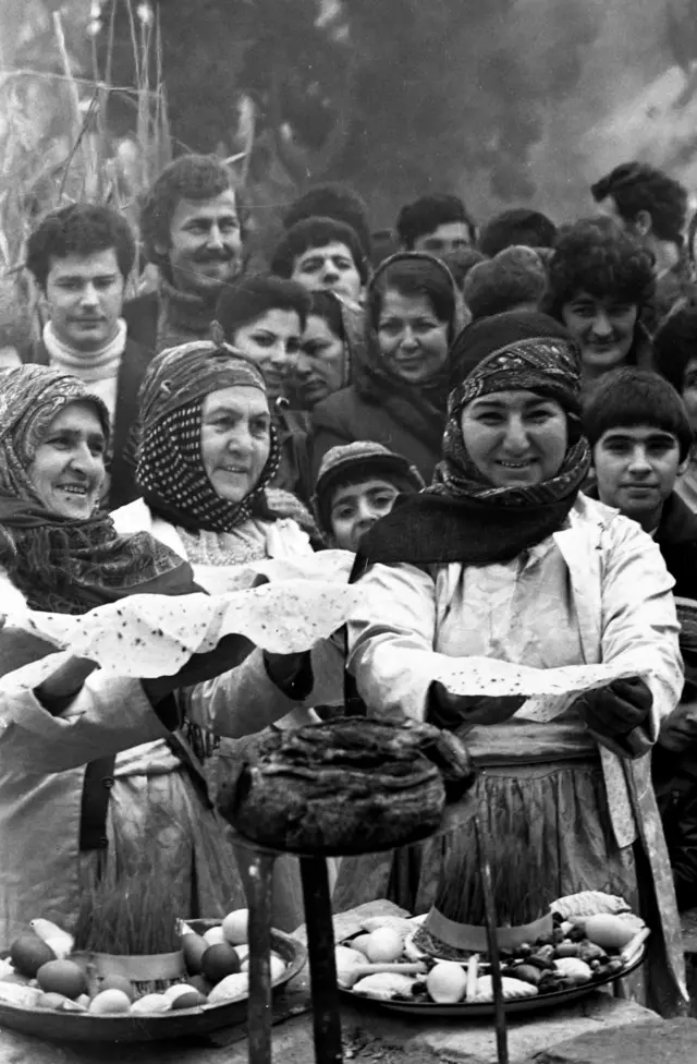 Bakı şəhərində İçərişəhərdə saz və bahar bayramında (19 mart 1984).