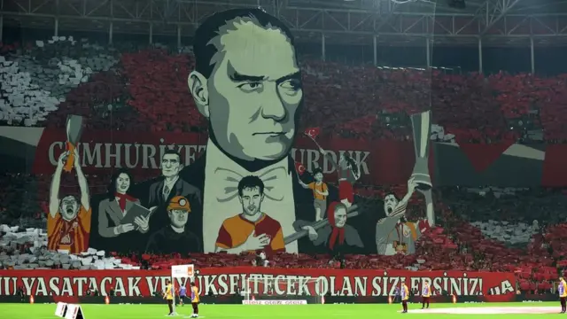 مصطفی کمال آتاتورک، ترکیه را از هر جنبه‌ای به سوی تجددگرایی سوق داد