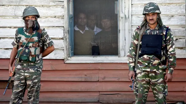 کشمیر میں بدامنی جاری