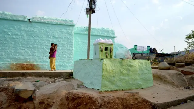 సమాధుల గ్రామం