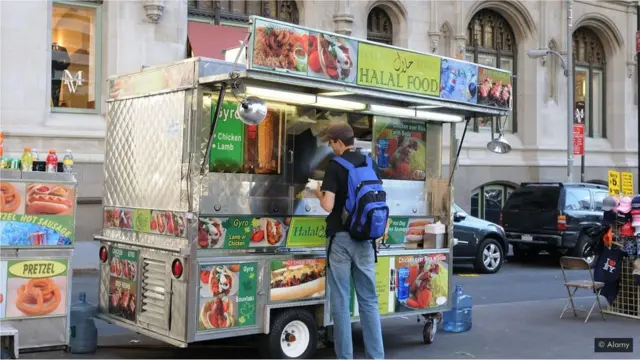 मैत्री, नाते, आयुष्य