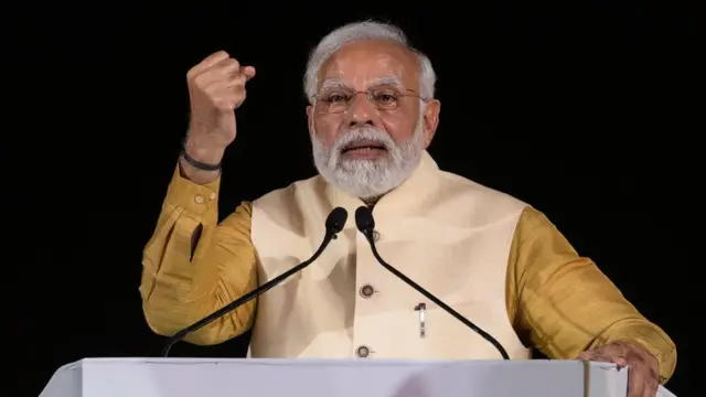 नरेंद्र मोदी