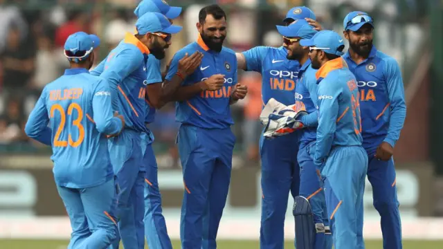 இந்தியாவுக்கு இலக்கு 273: தொடரை வெல்லுமா?