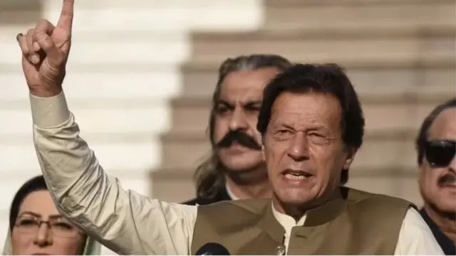 ইমরান খান