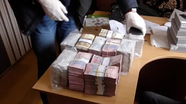 Ошукали 55 тисяч вкладників. Як діяла фінансова піраміда на сотні мільйонів