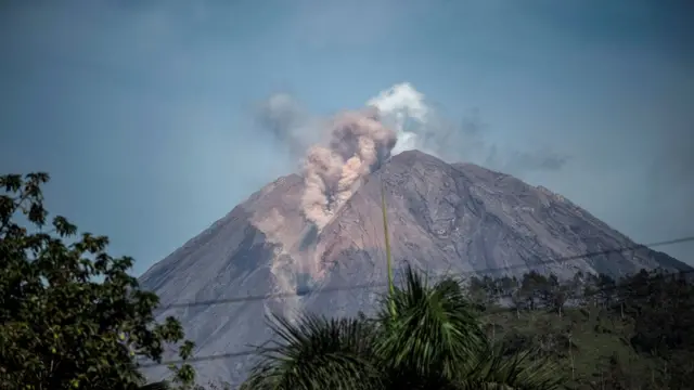 Semeru waspada level III