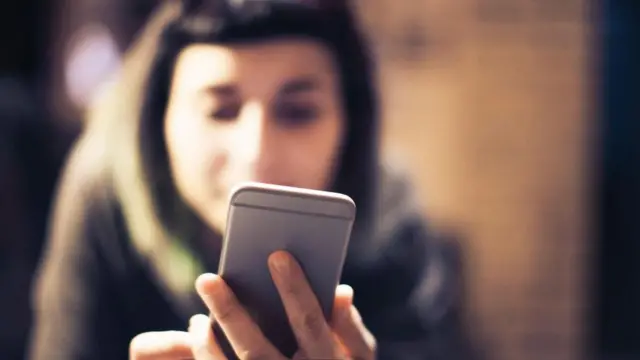 akıllı telefon ve kadın