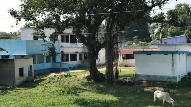 பந்து பிரகாஷ் வேலை செய்யும் பள்ளி