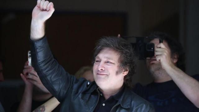 O candidato Javier Milei após votar neste domingotem como apostar online na mega senaBuenos Aires