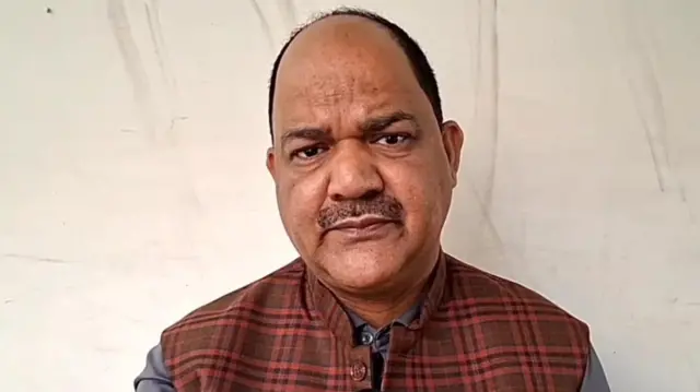 अलीगढ़ के बेसिक शिक्षा अधिकारी राकेश प्रताप सिंह