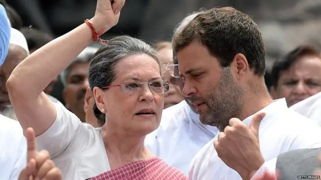 राहुल गांधी-सोनिया गांधी