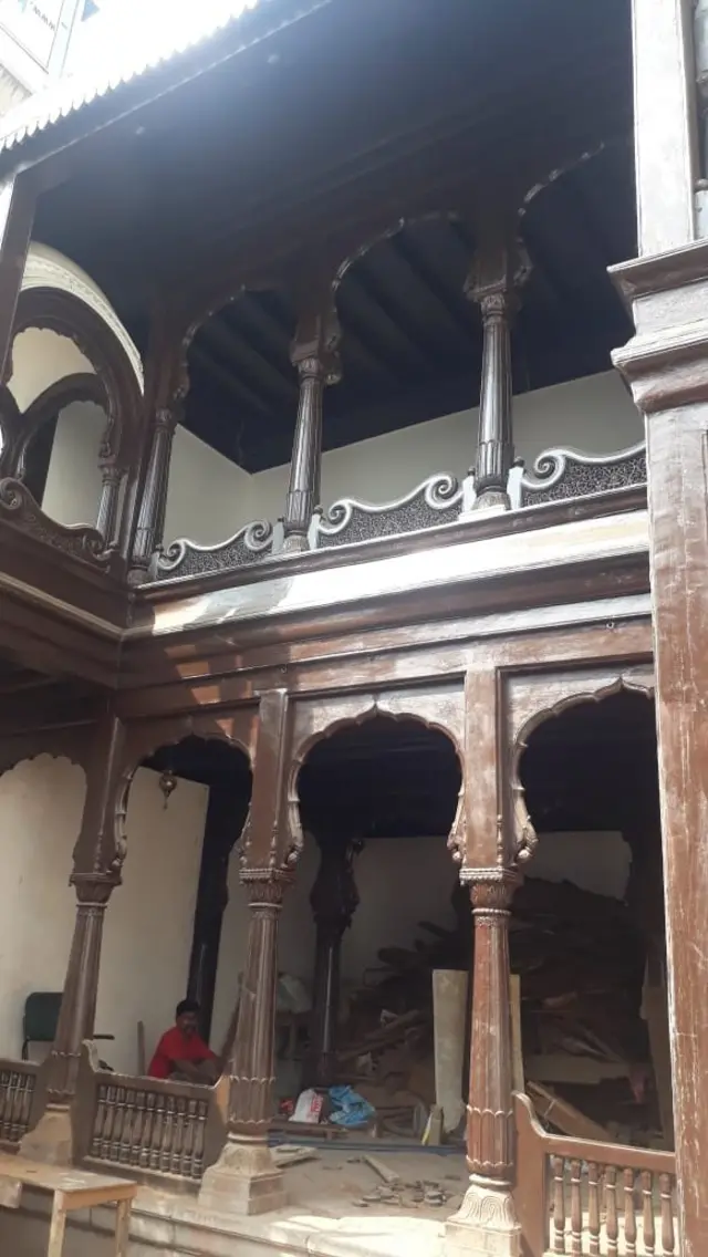 नाना वाड्याची दुरुस्ती सुरू असताना काढलेले छायाचित्र