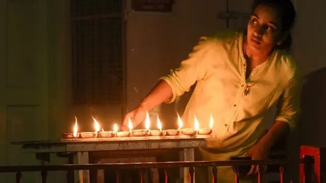 "விளக்கு - கொரோனா வைரஸ்" - இணையத்தில் ட்ரெண்டான மீம்ஸ்களின் தொகுப்பு