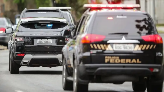 Comboio da Polícia Federal leva Lula para depor no prédio da Justiça Federal,betano jogadas gratisCuritiba