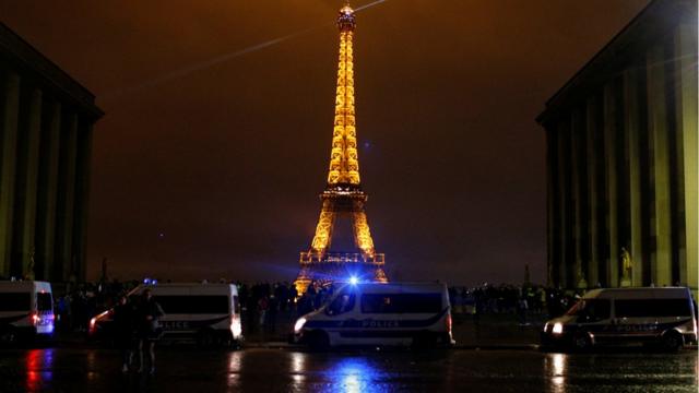 Cảnh sát cô lập khu vực quanh Tháp Eiffel trong các cuộc biểu tình tuần trước