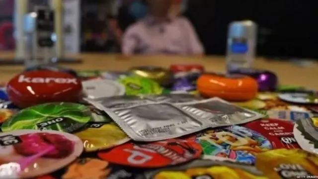 જીવનસાથીને ચેપ ના હોય અને તેની સાથે જ લાંબો સમય સમાગમને કારણે વાઇરસનો ચેપ લાગતો નથી