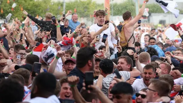 Новое поколение болельщиков сборной Англии