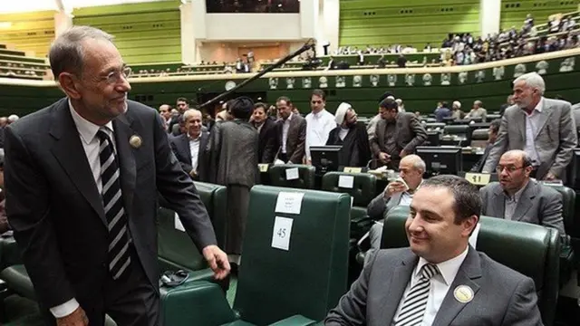 خاویر سولانا در صحن مجلس شورای اسلامی در تهران برای حضور در مراسم تحلیف حسن روحانی