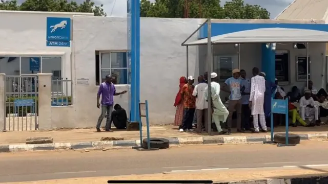 Mazauna Zamfara sun ce matsalar katse layukan sadarwa ta shafi bankunan jihar