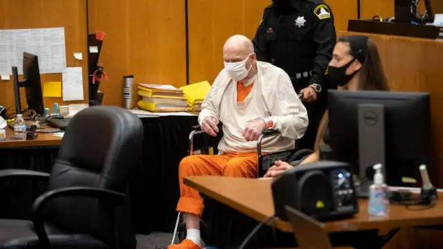 انتقد الادعاء ظهور دي أنغلو بمظهر العجوز الضعيف