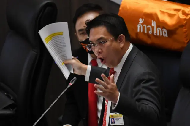 วิโรจน์