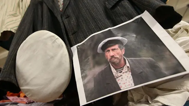 Купальниктегі қисық косплейлердің суреттері